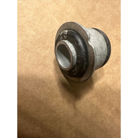 General Motor 84-96 Rear Sway Bar Link Bushing 14070114 - Picture 7 of 8